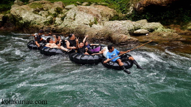 Serunya Trekking dan Tubing di Bukit Lawang Wisata Alam