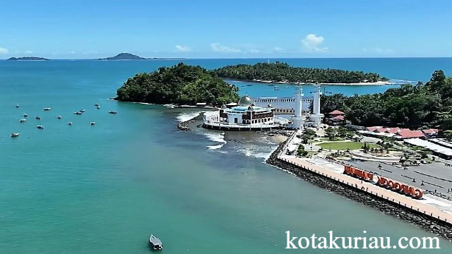 Pantai Carocok Painan: Surga Tersembunyi di Pesisir Selatan